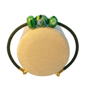 Bracelet nylon avec perles vertes