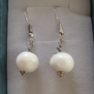boucle d’oreilles blanche
